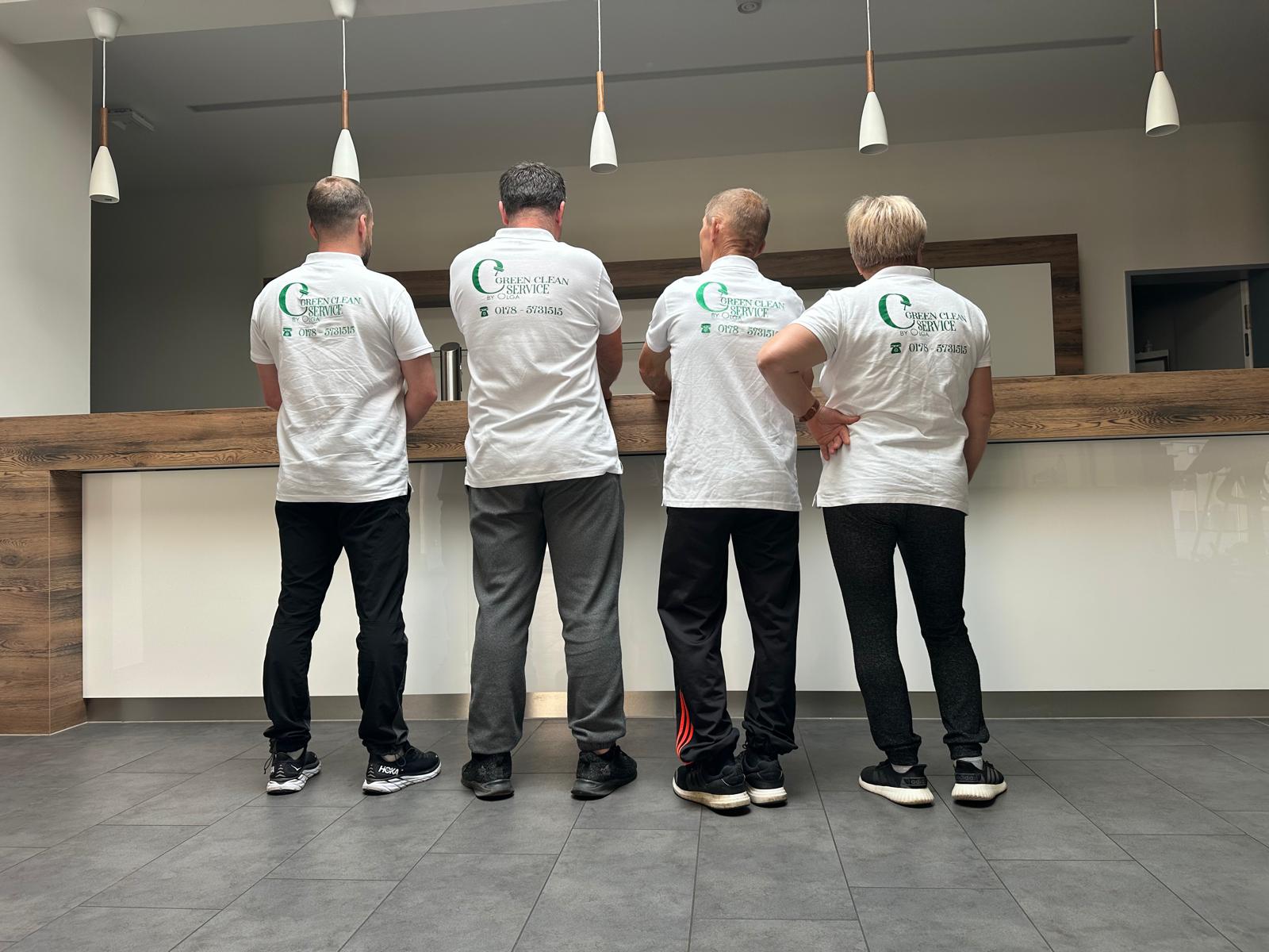 Green Clean Service bei der Reinigung eines Fahrzeugs