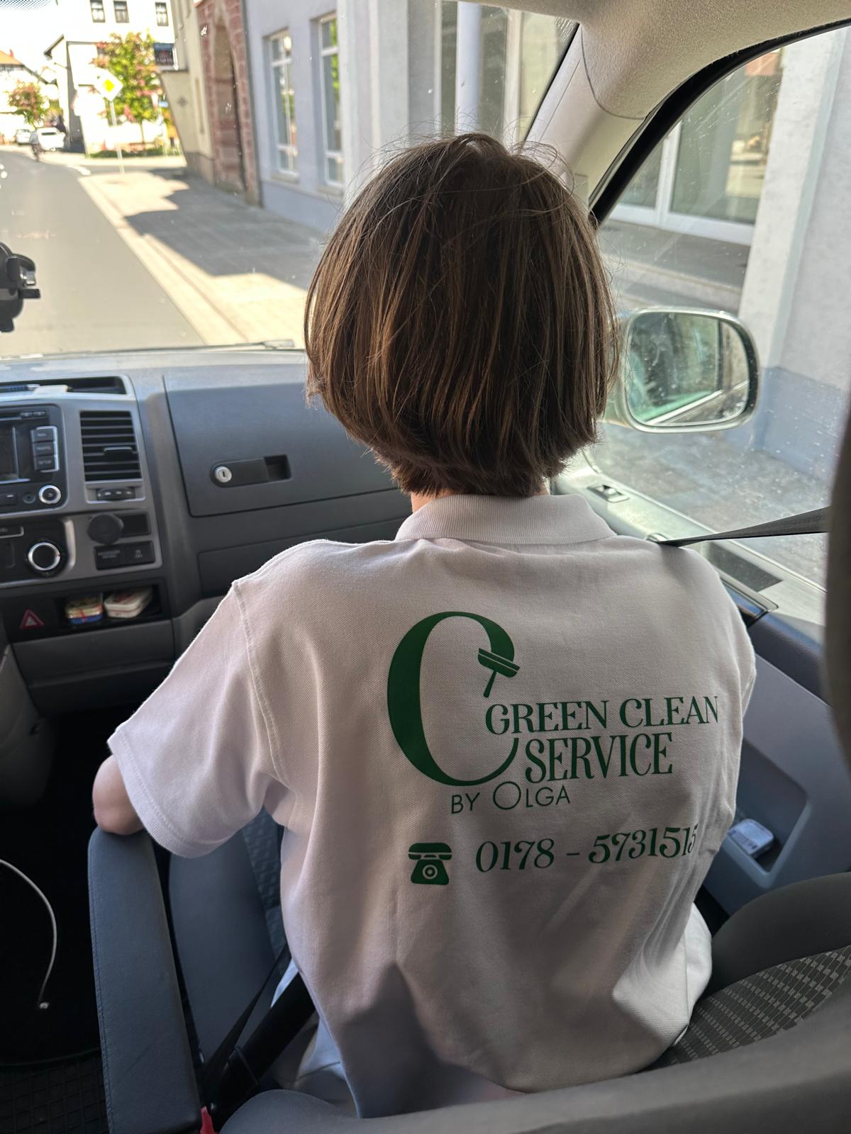 Team von Green Clean Service bei einem Einsatz vor Ort